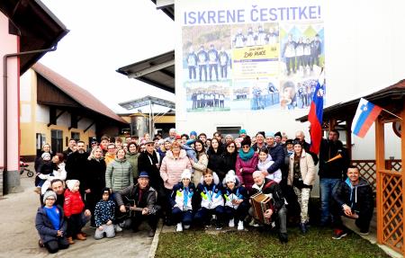 Ob koncu slovesnosti je nastala še skupinska slika.